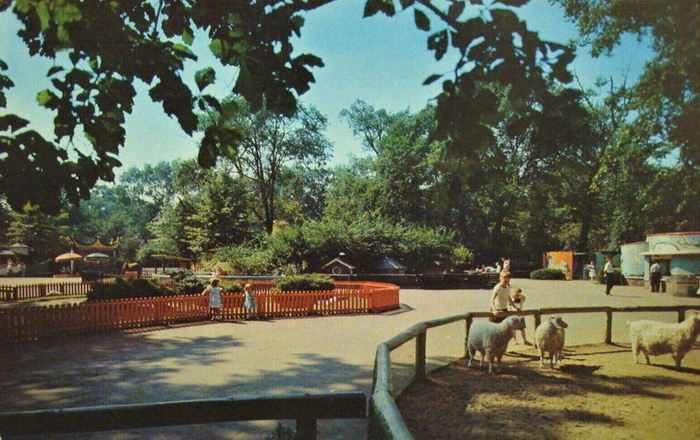 Belle Isle Childrens Zoo - Vintage Postcard (newer photo)